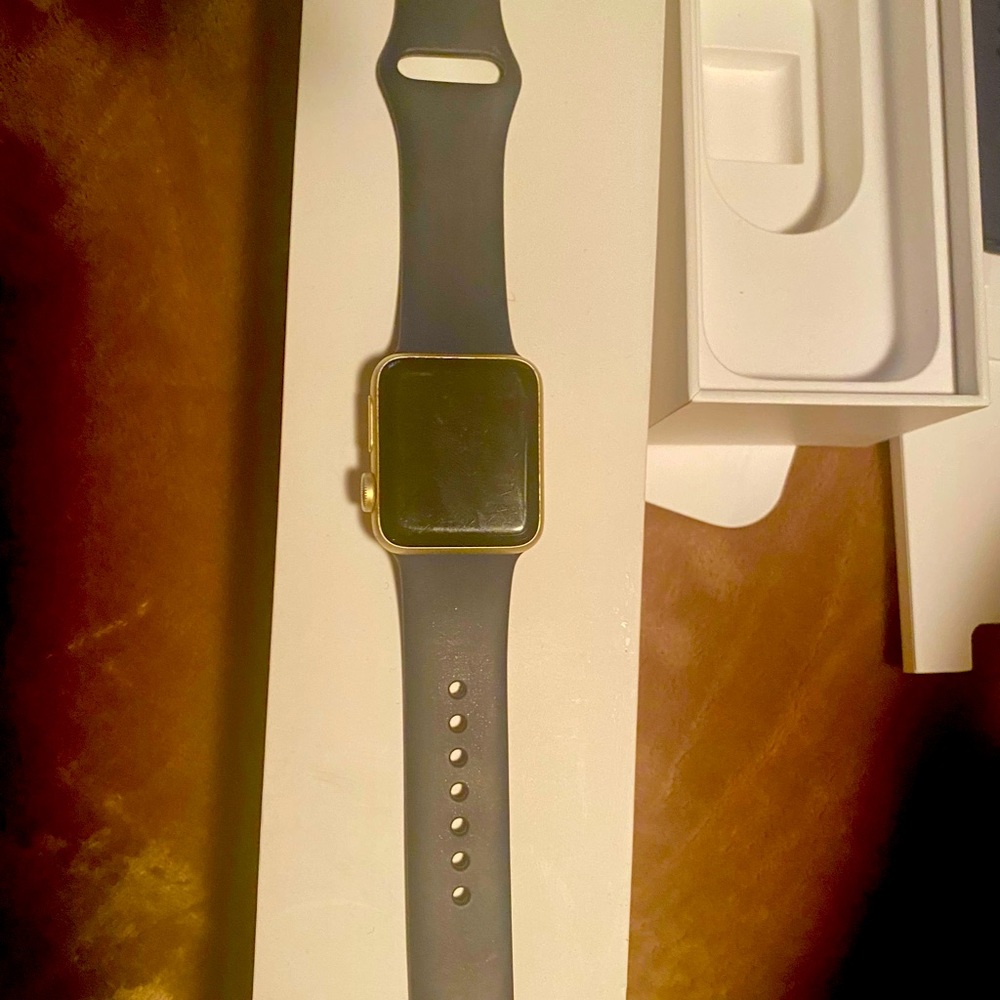 Apple iWatch 2 Series 38mm gold